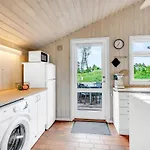 בית נופש Adrienne - 240m From The Sea By Interhome *