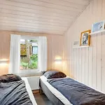 Adrienne - 240m From The Sea By Interhome * הירטסהלס