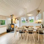 Adrienne - 240m From The Sea By Interhome * הירטסהלס