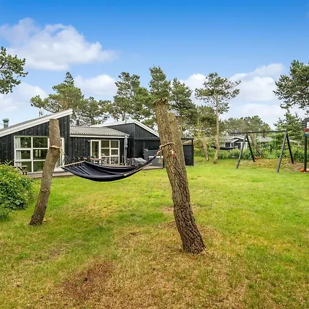 Adrienne - 240m From The Sea By Interhome