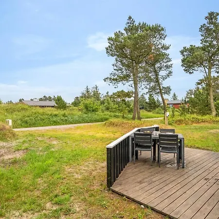 Adrienne - 240m From The Sea By Interhome
