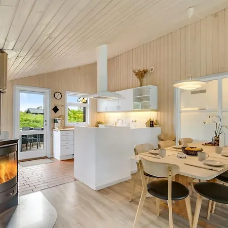 Adrienne - 240m From The Sea By Interhome بيت للعطل *