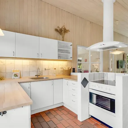 Adrienne - 240m From The Sea By Interhome Feriehus