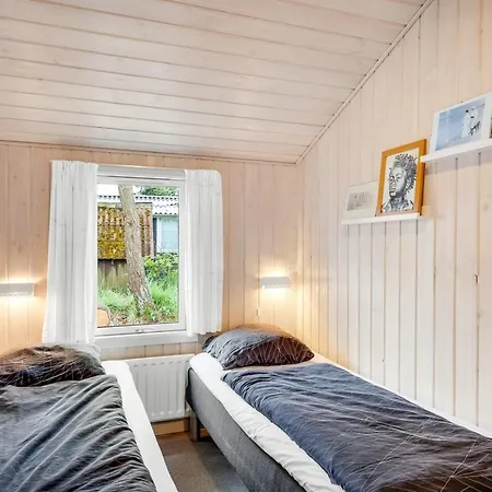 Adrienne - 240m From The Sea By Interhome * هيرتسهلس