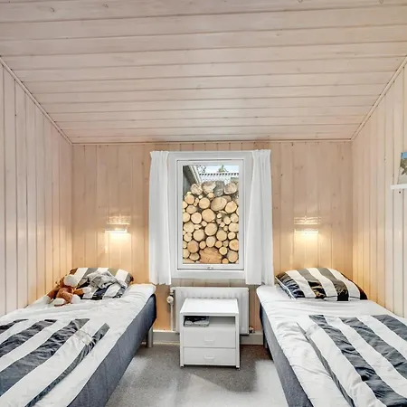 Adrienne - 240m From The Sea By Interhome هيرتسهلس