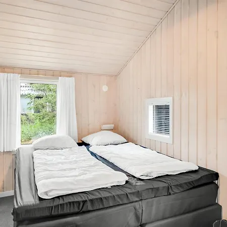 Adrienne - 240m From The Sea By Interhome هيرتسهلس