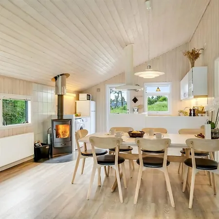 Adrienne - 240m From The Sea By Interhome * هيرتسهلس